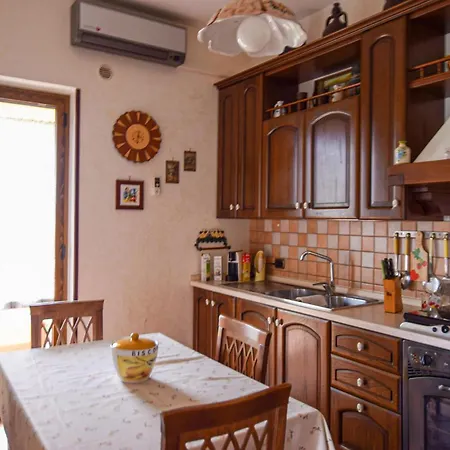 Lovely In Rotondellabasilicata With Wifi * Piano di Santa Laura
